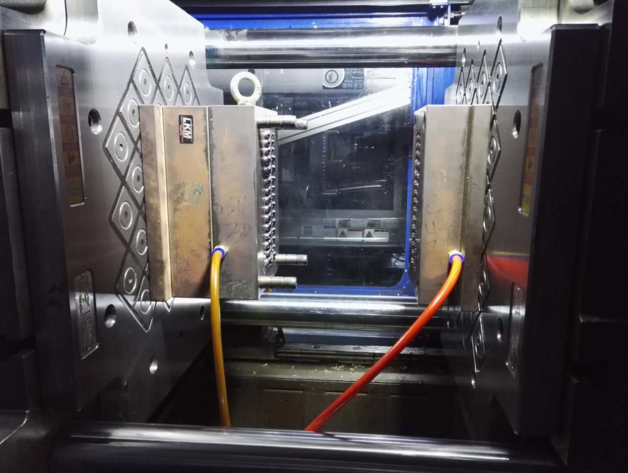 什么是注塑成型？-千豪磁電